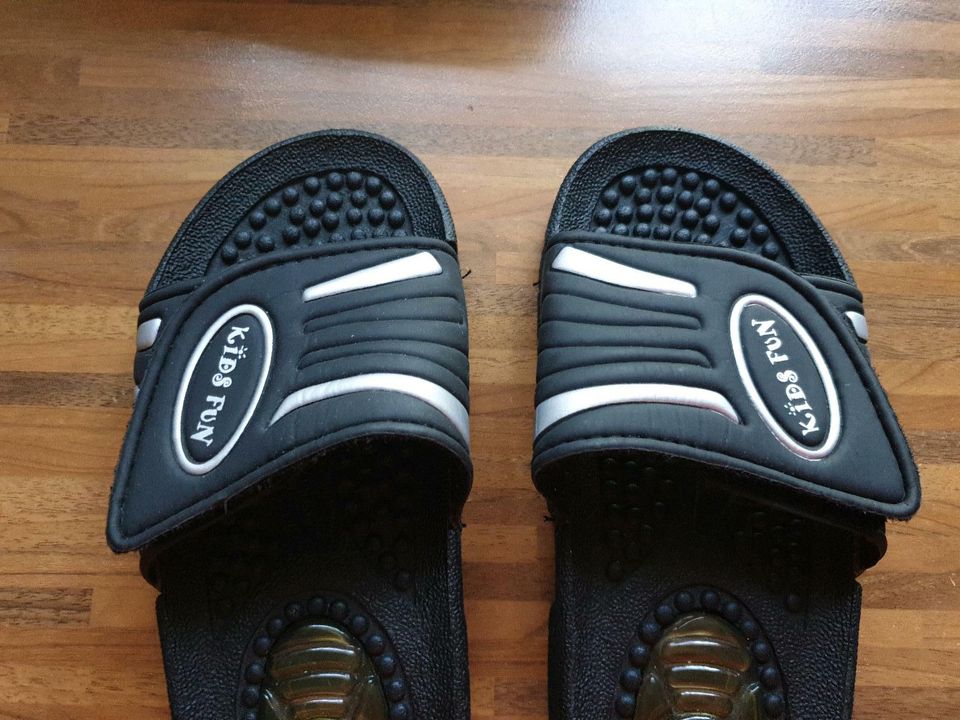 Badeschuhe Größe 31, Preis 3,50€, mit Klettverschluss oben drauf in Oberthulba