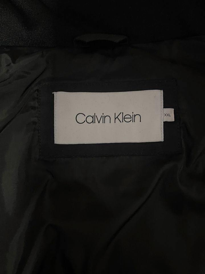 Calvin Klein Jacke Winterjacke dick daunenjacke XXL  Schwarz in Dorsten