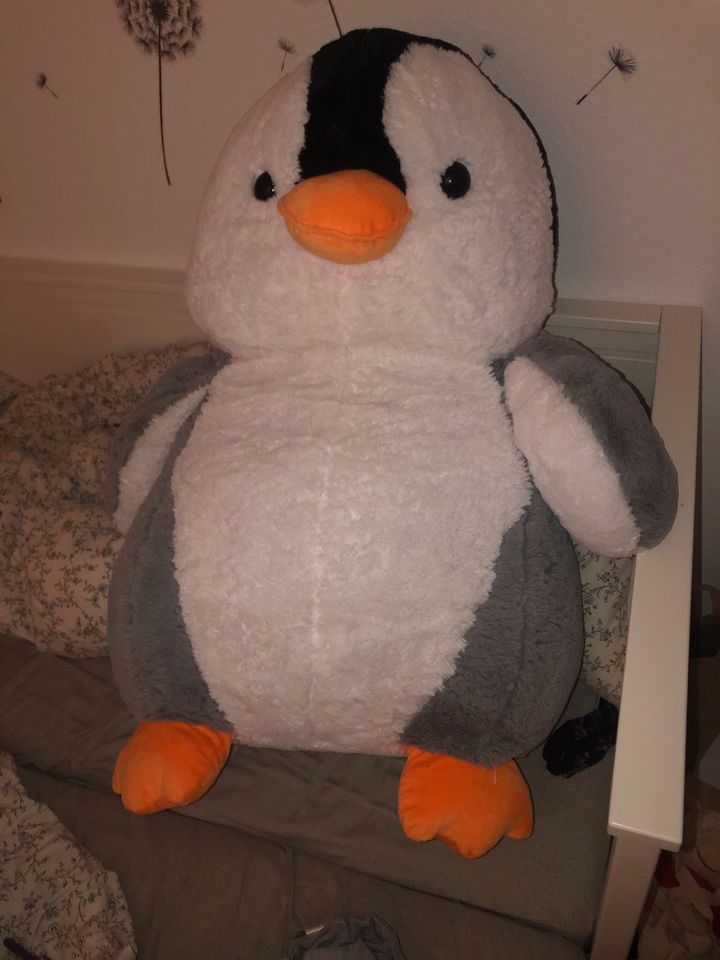 XXL Stofftier Pinguin in Wietzen