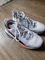 Puma Sportschschuh Turnschuh Sneaker weiß rosa 37,5 37 neuwertig Dresden - Blasewitz Vorschau