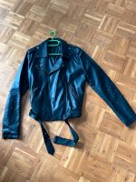 Schwarze Kunstleder Jacke neuwertig Gr 42 ( 38-40) Nordrhein-Westfalen - Kreuzau Vorschau