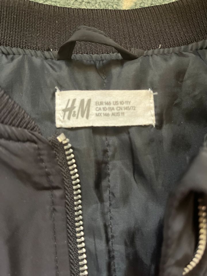 Schwarzer Fliegerjacke von H&M *** Gr 146*** in Grafhorst