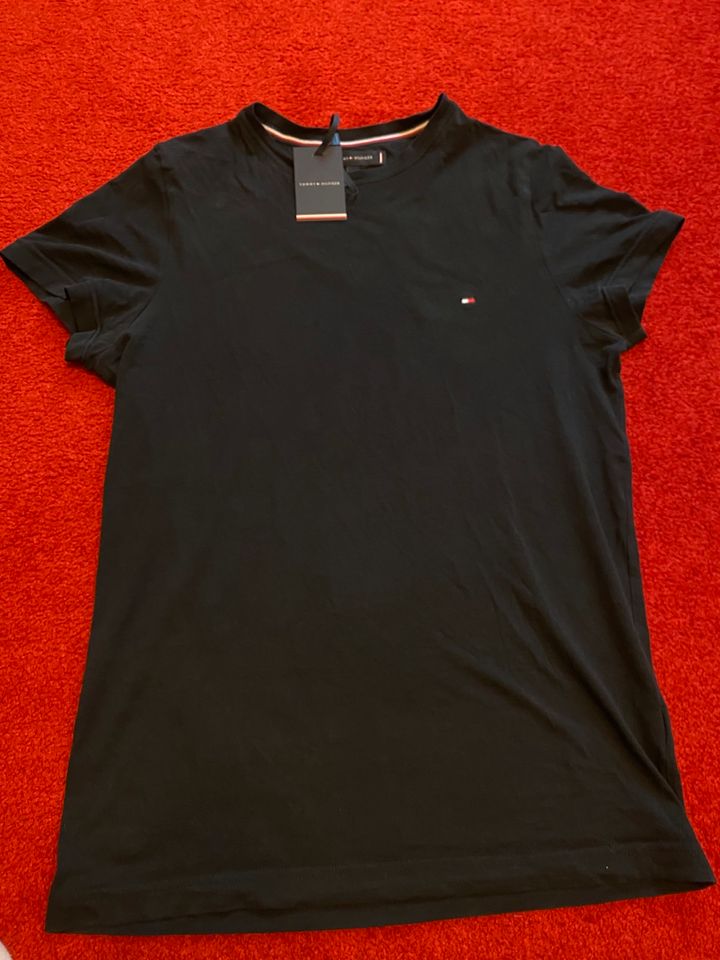 Tommy Hilfiger T-Shirt schwarz (S) in Köln