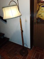 Vintage-Stehlampe aus Holz und Messing Niedersachsen - Wunstorf Vorschau
