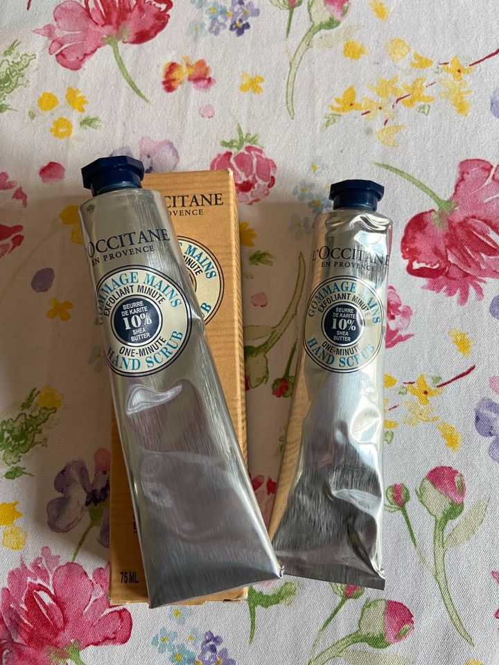 Loccitane 2 x Handcreme Shea Handpeeling Scrub NEU in Weilerswist