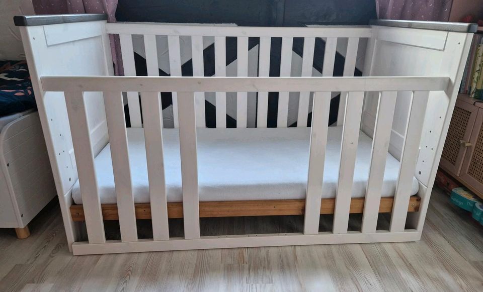 Kinderbett m. herausnehmbaren Stäben,Liegefläche höhenverstellbar in  Nordrhein-Westfalen - Nümbrecht | Babywiege gebraucht kaufen | eBay  Kleinanzeigen ist jetzt Kleinanzeigen