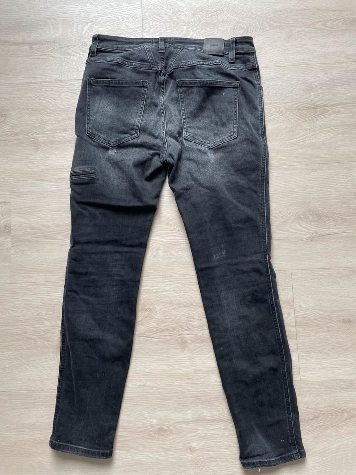 Closed Jeans schwarz in Bielefeld