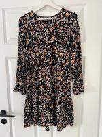 Blumenkleid von PIECES – Größe XS – Schwarz mit Muster Niedersachsen - Apen Vorschau