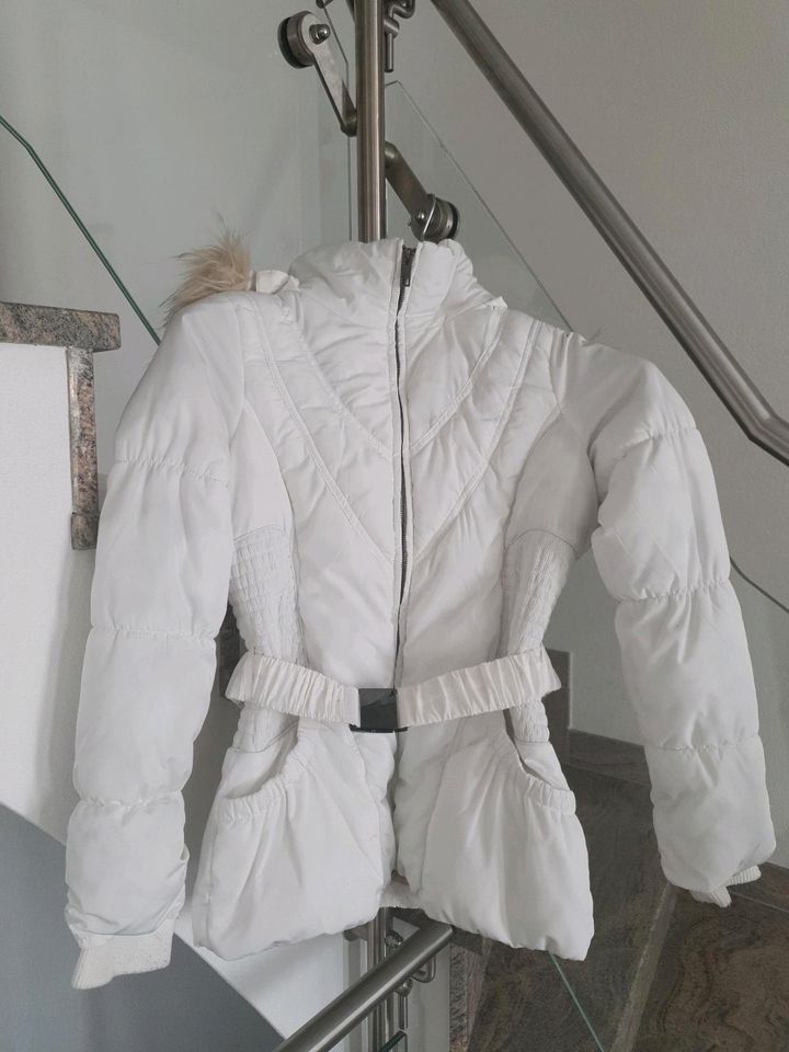 Schöne weise Winterjacke mit Fellkaputze gr 34 NW 20€ in Ingolstadt