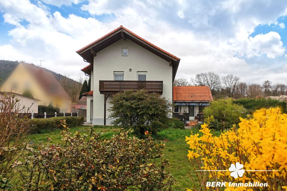 BERK Immobilien - Zweifamilienhaus mit über 1100 m² Grundstück in beliebter Lage von Miltenberg-Nord in Miltenberg