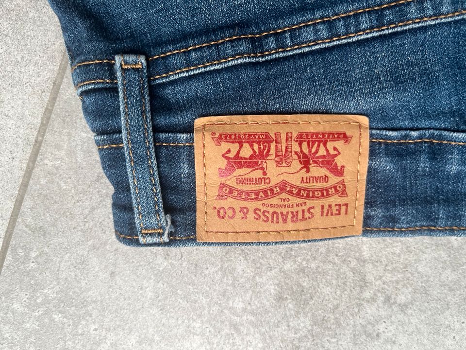 Levi‘s 721 in der Größe 27 in Erftstadt