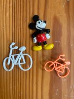 Vintage Pins / Anstecker / Brosche  Disney Mickey Mouse & Fahrrad Berlin - Neukölln Vorschau