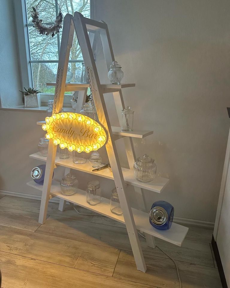 Candy-Bar mit Zubehör und Leuchtschild mieten in Wathlingen