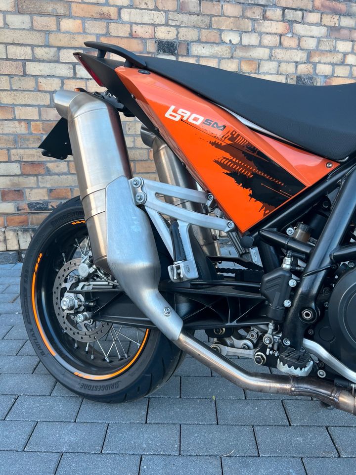 KTM 690 SM 23Tkm Reifen, Öl, Filter neu! Supermoto in Wächtersbach