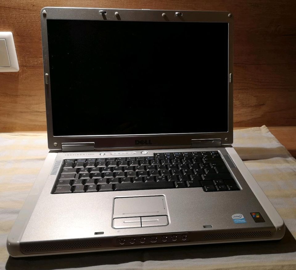 Laptop Dell Inspiron 6400 PP20L Notebook PC Ladekabel fehlt in Burghaun