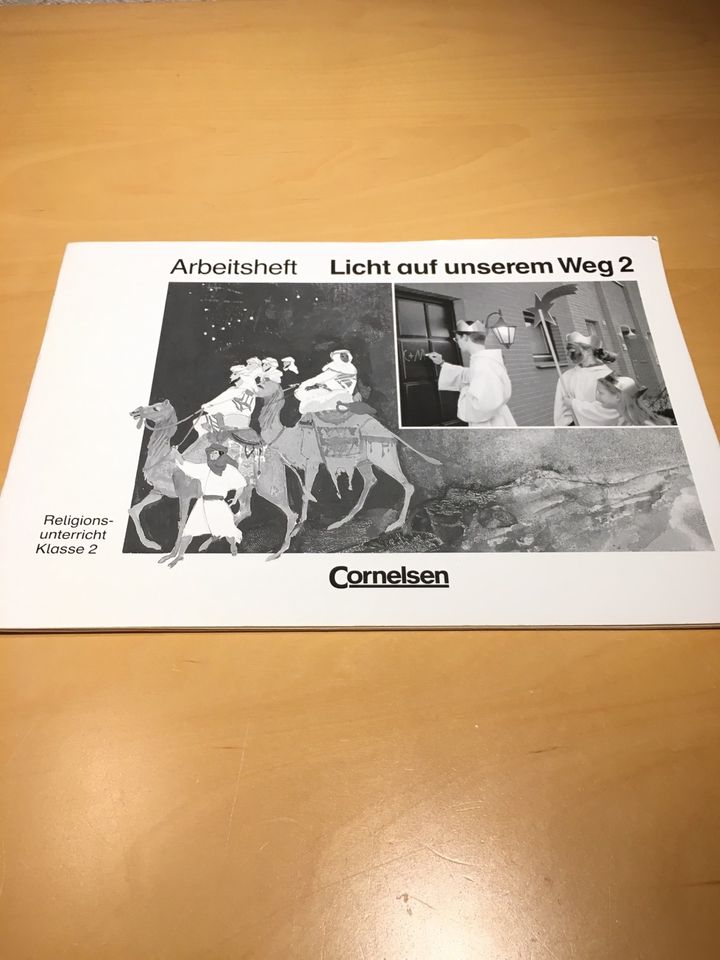 Religion Grundschule Arbeitsheft und Buch in Waldems