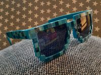 Verkaufe coole Minecraft Kinder Sonnenbrille in blau! Nordrhein-Westfalen - Remscheid Vorschau