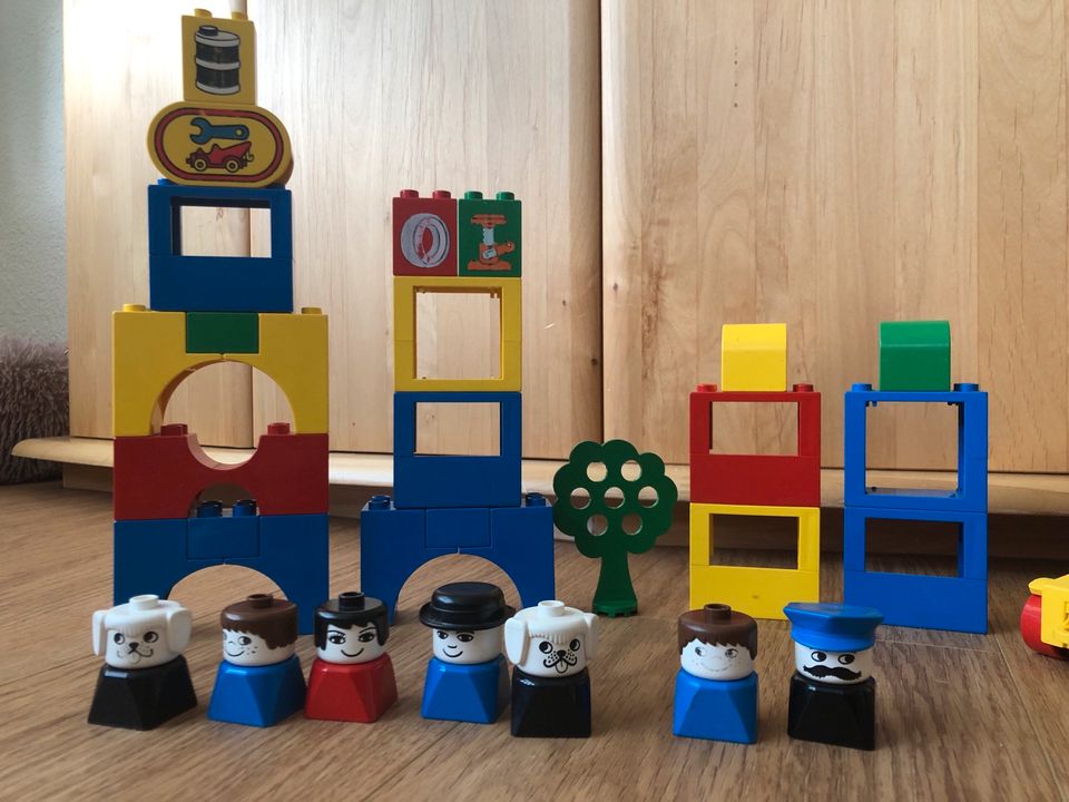 Lego Duplo Steine, Tiere, Menschen, Zug in Stuttgart