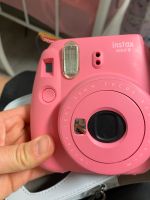Instax Kamera pink mit Tasche und Zubehör Nordrhein-Westfalen - Mülheim (Ruhr) Vorschau