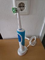 Oral B Braun elektrische Zahnbürste mit Ladegerät Nordrhein-Westfalen - Langenfeld Vorschau