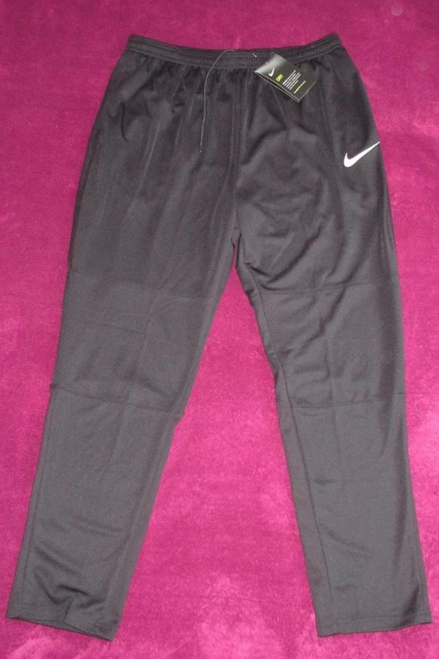 Nike Jogginghose, schwarz, *NEU* mit Etikett in Dresden