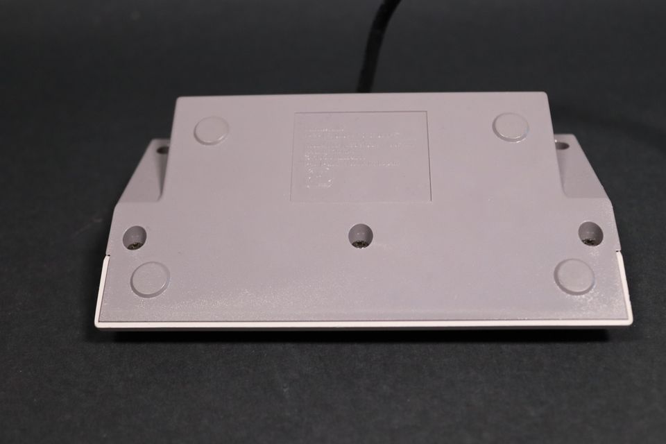 Nintendo NES FOUR SCOUR 4 Controller Adapter in Neumünster