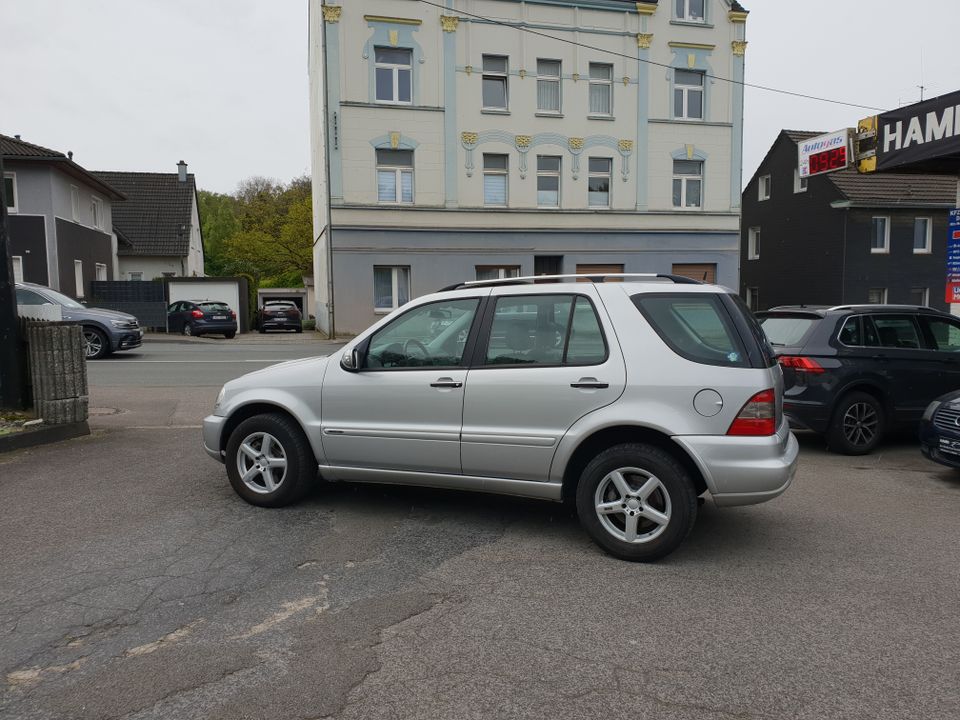 Mercedes-Benz ML 400 CDI Final Edition LEDER NAVI SCHIEBEDACH AHK in Wuppertal