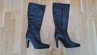 Lederstiefel, High Heels, Größe 39 Berlin - Lichtenberg Vorschau
