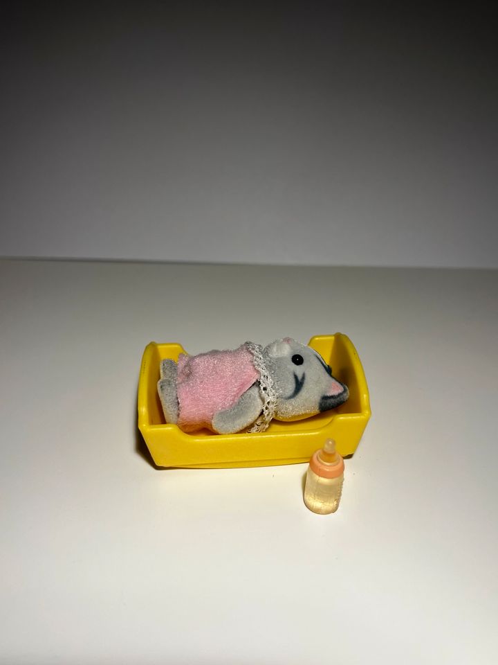 Sylvanian Families Babykatze mit Wiege, inkl. Versand in Stuttgart