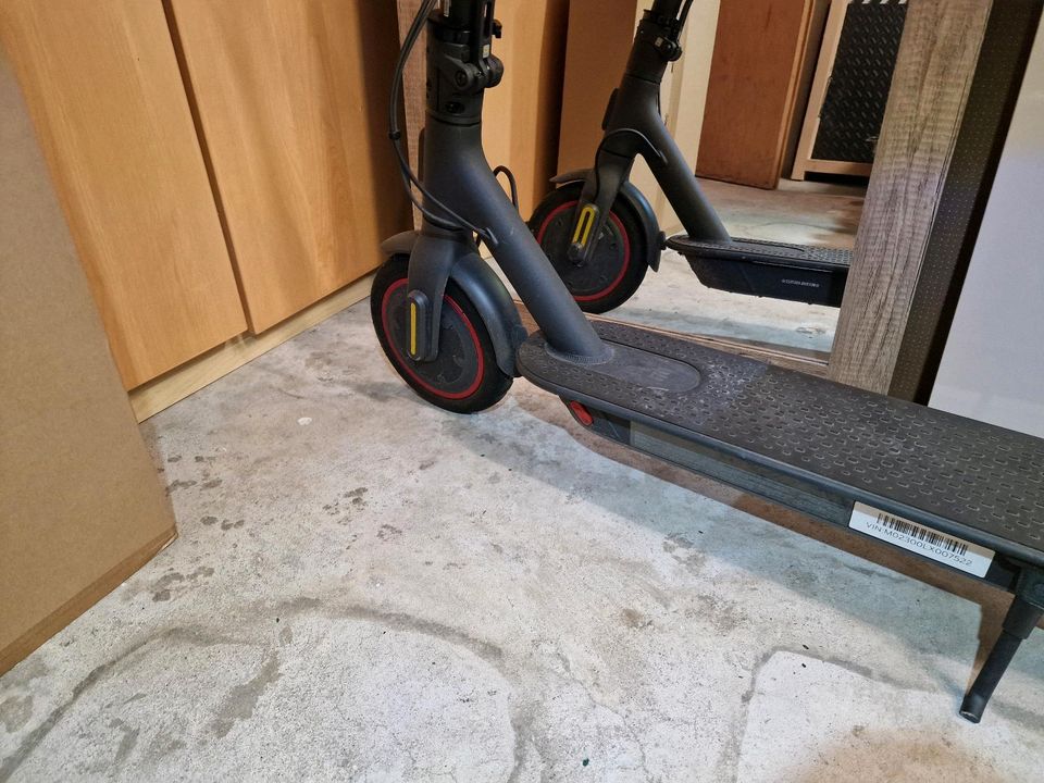 XIAOMI Mi Electric Scooter Pro 2 E-Scooter Elektroscooter in Koblenz