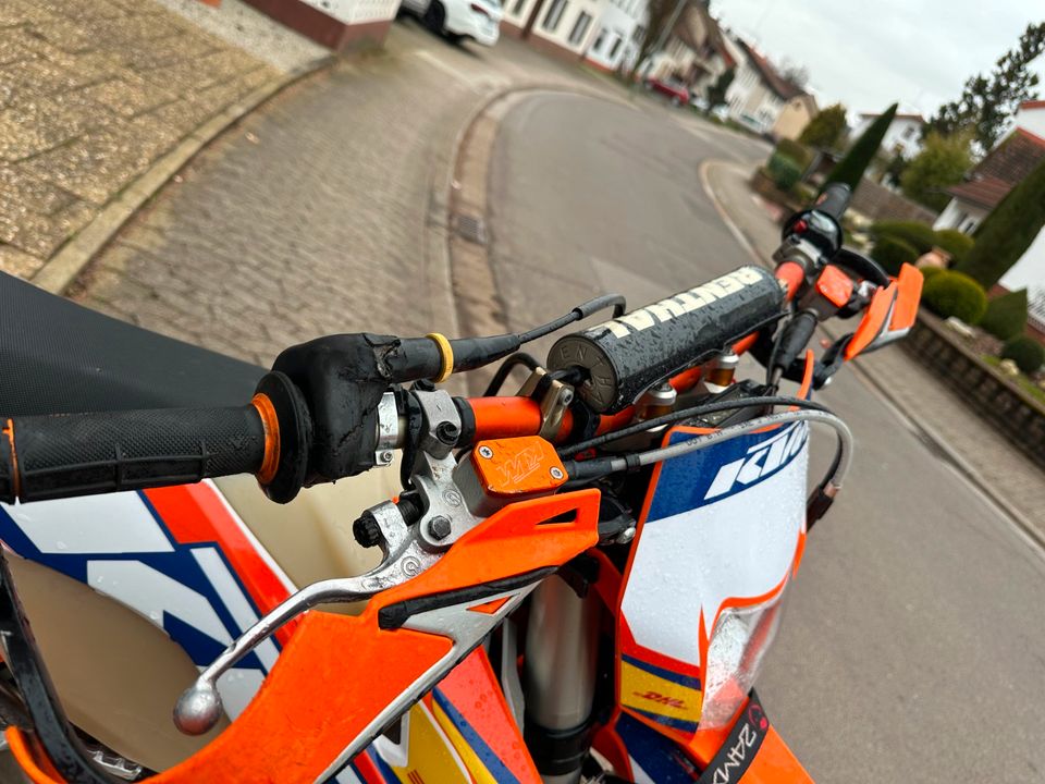 KTM EXC 300 in Schmelz