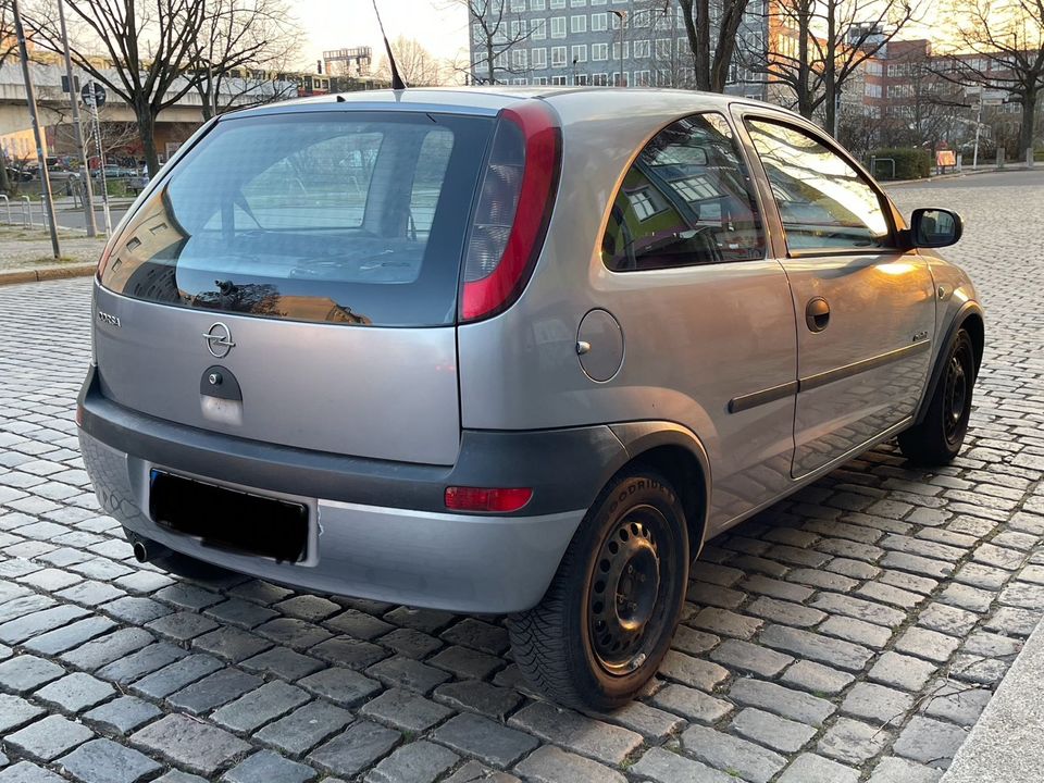 Opel Corsa C 1,0 comfort in Berlin