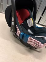 Britax Roemer Babyschale | inkl. 2x Isofixadaptern & Regenhaube Leipzig - Dölitz-Dösen Vorschau