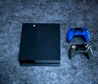 PS4 mit 2 Controllern und OVP und Spiele separat Baden-Württemberg - Heilbronn Vorschau