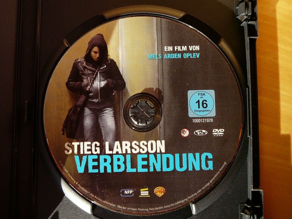 Krimi Thriller Stieg Larsson Verblendung Buch + DVD Kinofilm in Pfarrweisach