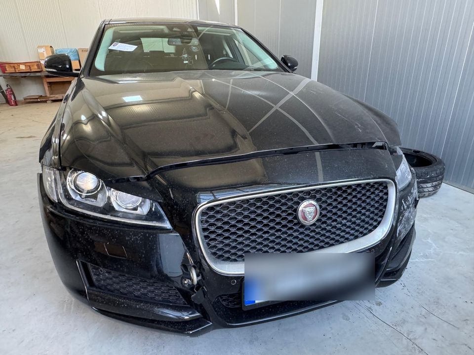                     JAGUAR XF 260 USA 3.0 benzin