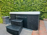 ❗️Viereckiges Badefass-Hottub mit Relax liege Model Sylt Acryl❗️ Niedersachsen - Moormerland Vorschau