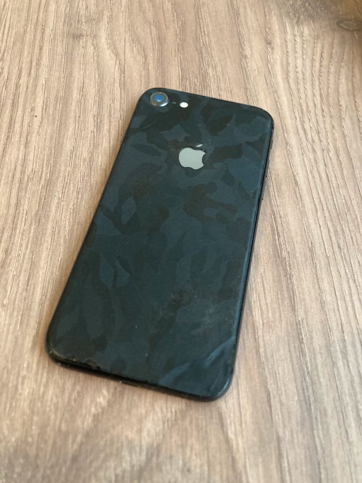 iPhone 8 (Mikro defekt) in Paderborn