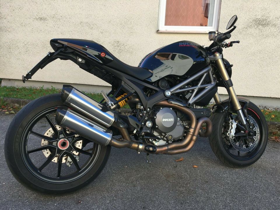 Ducati Monster 1100 EVO in Freilassing