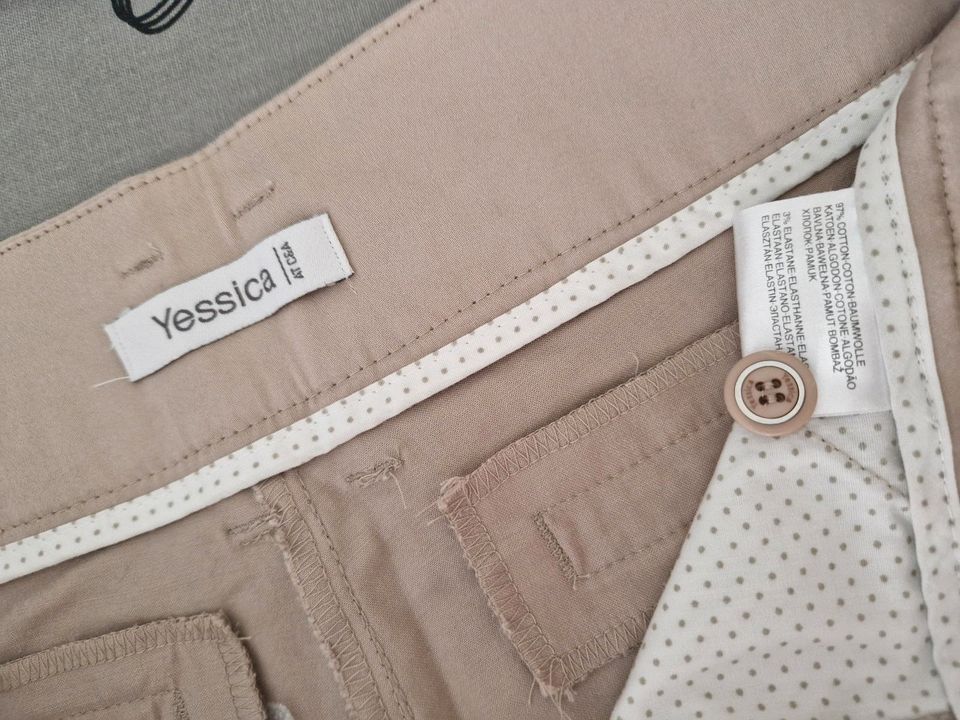 Shorts Gr. 36 Sand beige kurze Hose in Apen