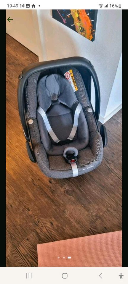 Babysafe Maxi Cosi mit isofix in Laichingen