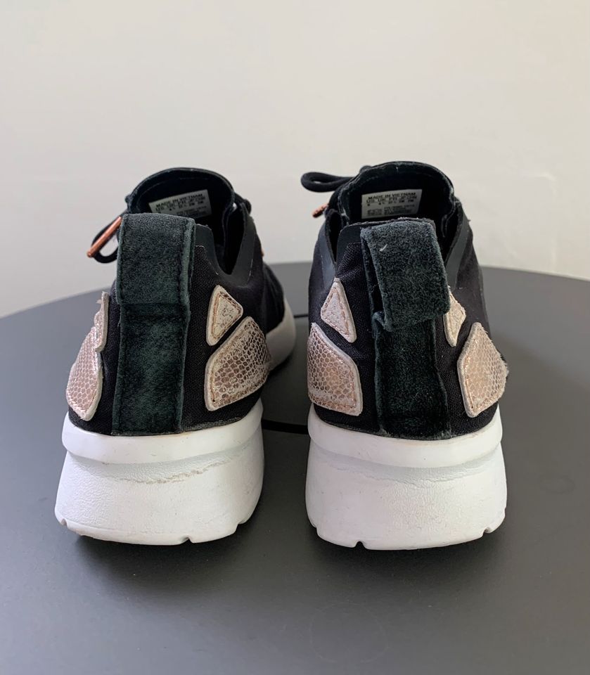 Adidas Sneaker schwarz/Roségold Gr. 37 1/3 in Blaubeuren