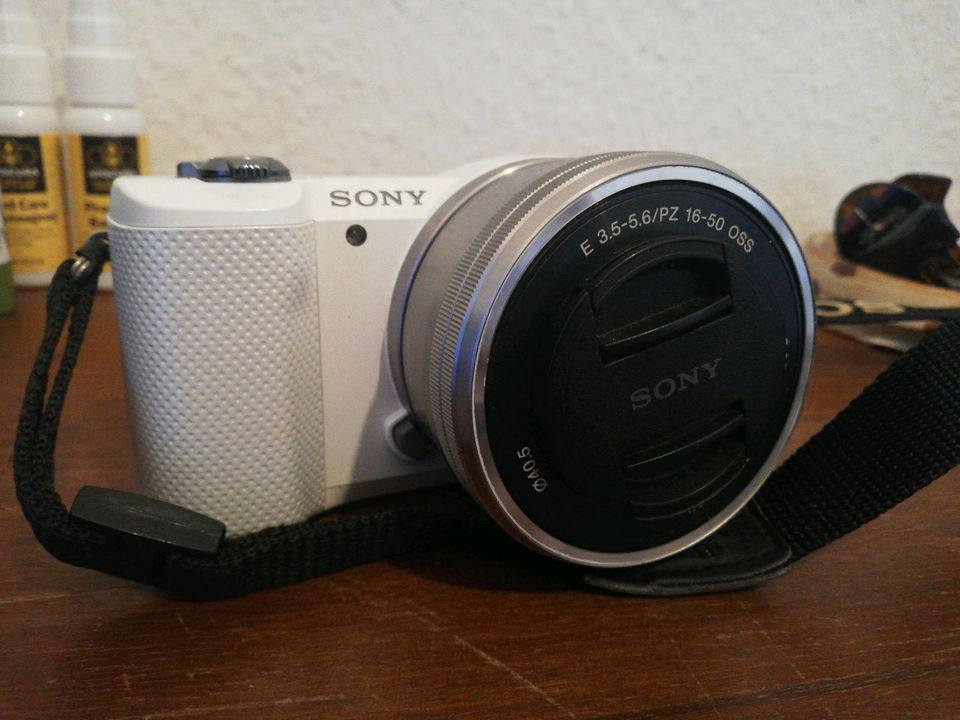 Sony Alpha 5000 Systemkamera: Gehäuse + Objektiv + Tasche in Süd - Oberrad  | eBay Kleinanzeigen ist jetzt Kleinanzeigen