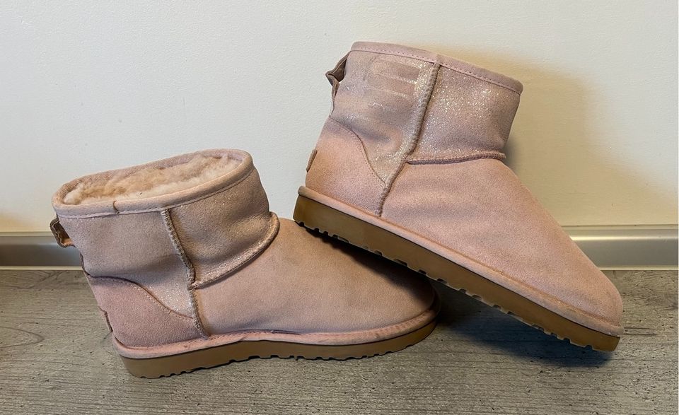 UGG Lammfell Boots Stiefel in Krefeld