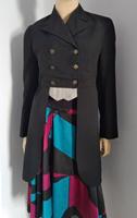 Damen schwarzer gothic (Dressur)frack Größe 72/36 lang Berlin - Spandau Vorschau