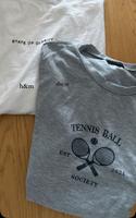 2 T-Shirts Shirts Gr.XS/S Nordrhein-Westfalen - Vettweiß Vorschau