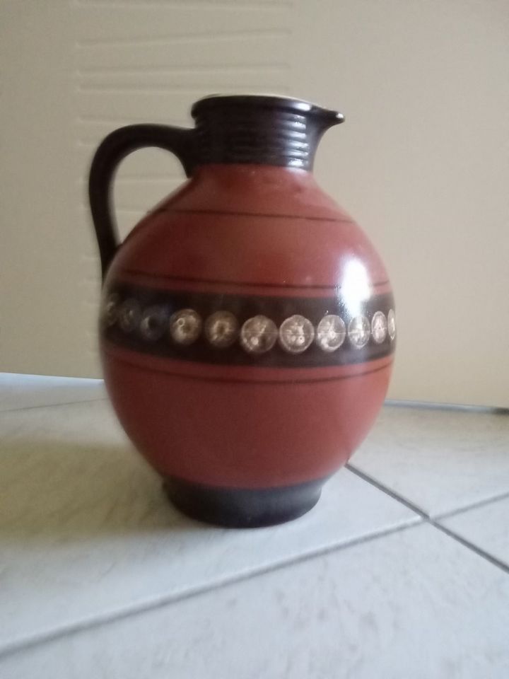 Krug Vase Retro Souvenir aus Bulgarien in Berlin