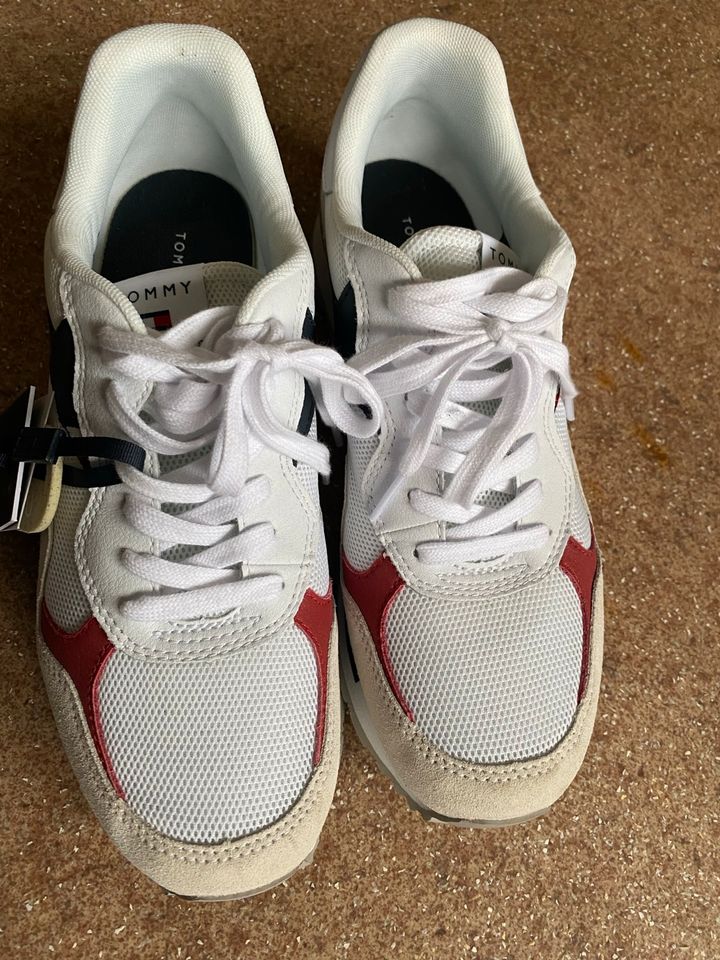 Tommy Hilfiger Sneaker Gr.41 neu in Sonneberg