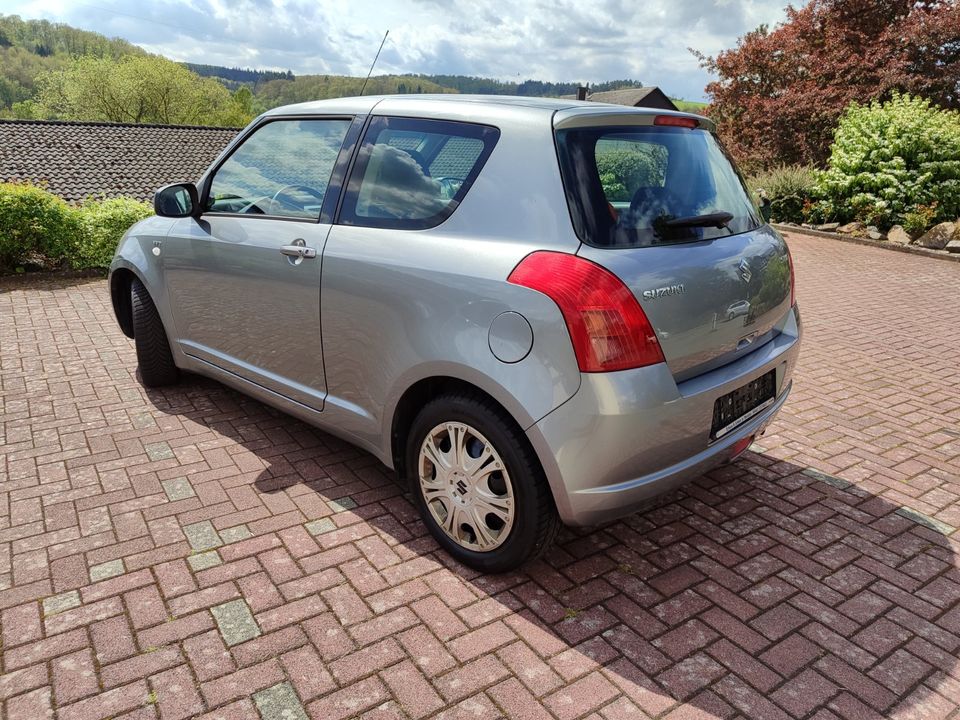 Suzuki Swift 1,5 SPORT 102PS KLIMA TüV NEU Insp NEU in Leun