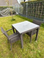 Rattan Gartentisch mit 2 Rattan Stühlen Nordrhein-Westfalen - Mönchengladbach Vorschau